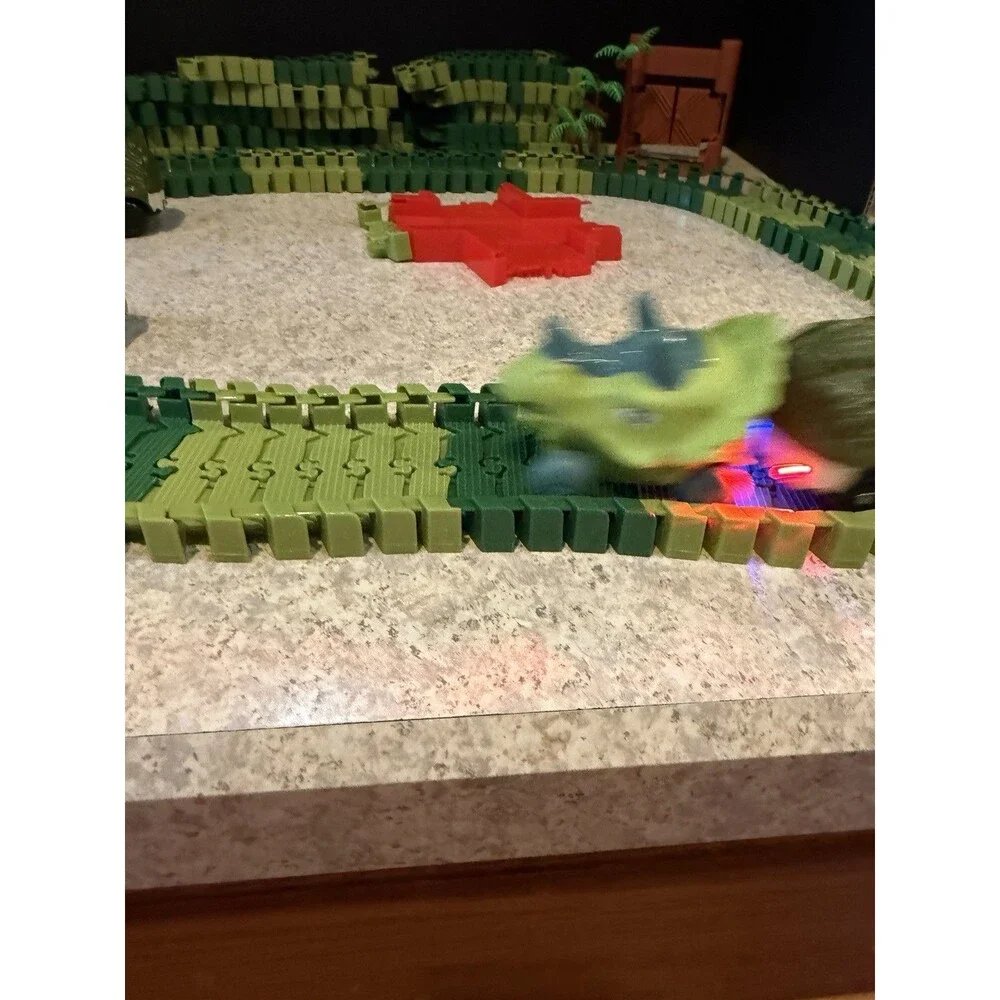 Dinosaur Race Track Playset Battery Light-Up Dino Cars TESTED WORKING Complete
